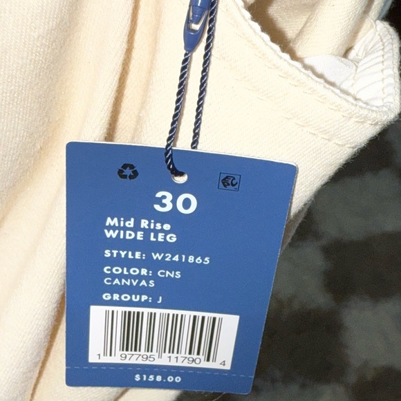 ☀️SUMMER CLEARANCE SALE☀️ NIC+ZOE Off-White Denim Pants - Picture 5 of 7